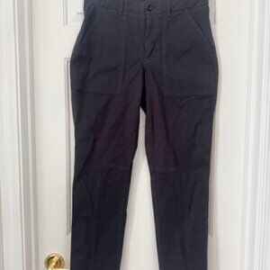 Banana Republic Mid-Rise Slim Cargo Pant, Black. Size 4, EUC